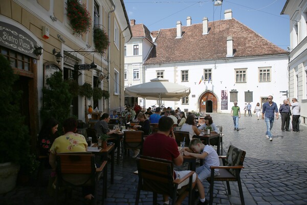 마티아스 생가 골목.