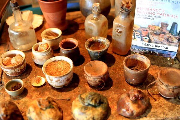 렘브란트의 물감들.