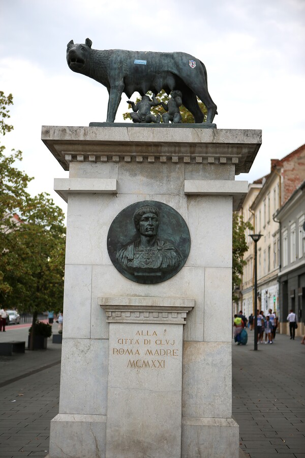 카피톨리누스 늑대 동상.