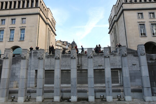 몽 데자르 정원에서의 모습.