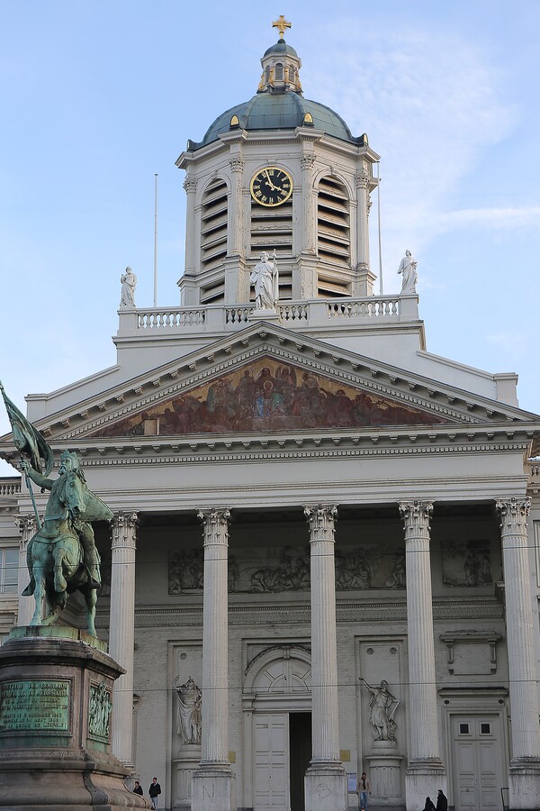 로얄 거리의 교회.