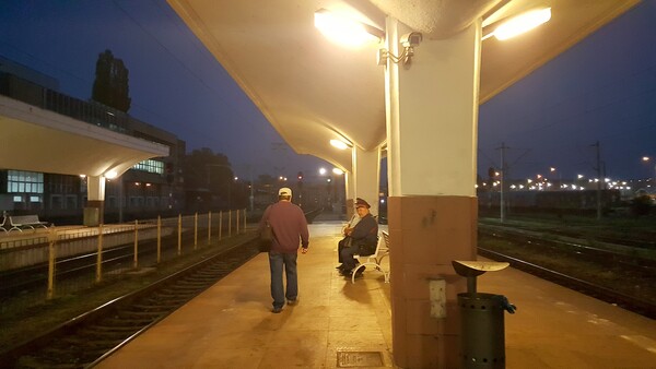 클루지나포카 새벽 기차역.