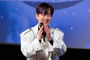 '멀티테이너' <b>이찬원</b>, '2025 브랜드 고객충성도 대상' <b>2관왕</b>